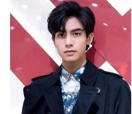 三七分内扣刘海