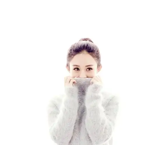 赵丽颖灰色长袖毛衣的图片