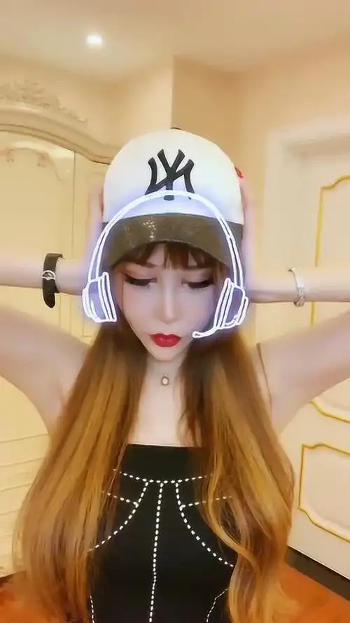 ada王一霏《霏爷》仙女姐姐发了一个短视频,你尽管点开