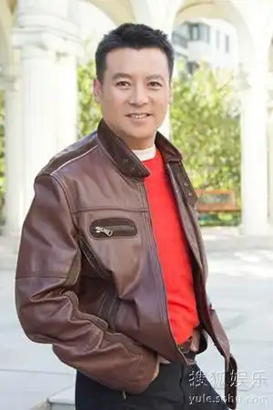 《冲出迷雾》东莞热拍 佟凡戏里"步步惊心"