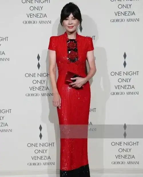 刘嘉玲穿高定礼裙翻车身材婀娜多姿发型却比普通大婶还老气