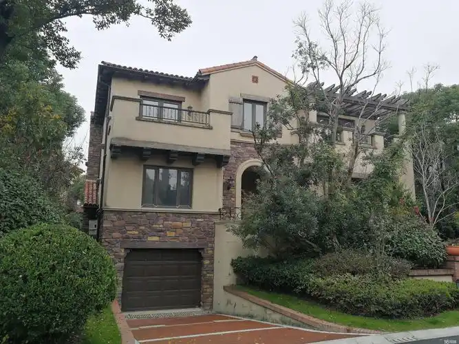 松江泗泾长泰西郊别墅 3室2厅3卫 350平米