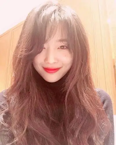 崔雪莉 ins 头像