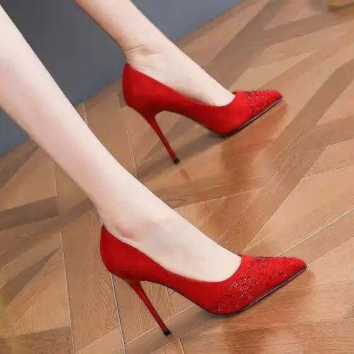 红色高跟鞋宴会