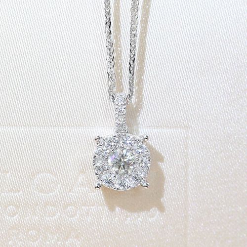 18k白金四爪钻石吊坠女款砖石九围1克拉单钻项链锁骨链专柜正品