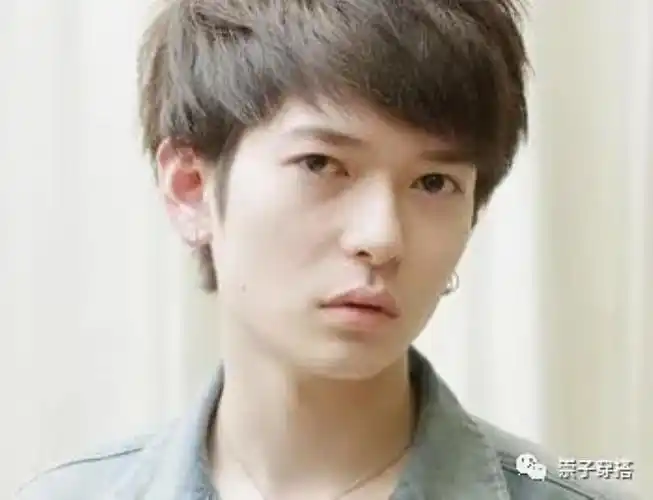 菱形脸是最难看的脸型男菱形脸的男生选对发型很重要