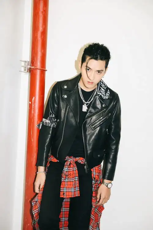 吴亦凡镂空西装绅士写真图片图片