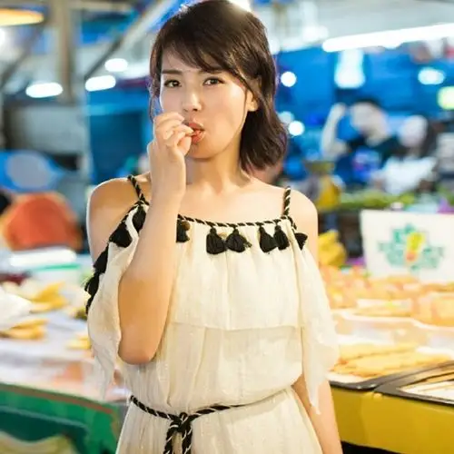 欢乐颂2安迪刘涛同款一字肩吊带连衣裙女2018新款气质长款流苏裙