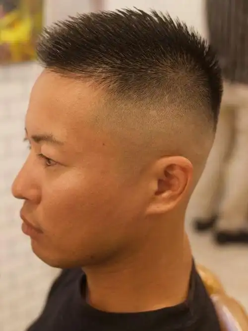 新流行男士发型推荐,清爽时尚很百变,剪完大不一样|寸头|发色|纹理烫