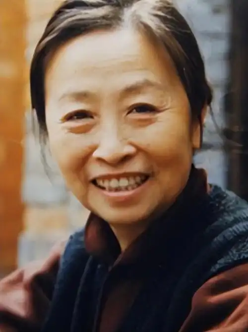 张少华一生住在40平的房子里去世一年后丈夫无比想念