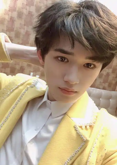 难怪宋亚轩一直齐刘海,看了无刘海模样后,百万女友粉梦碎了_感觉_生活