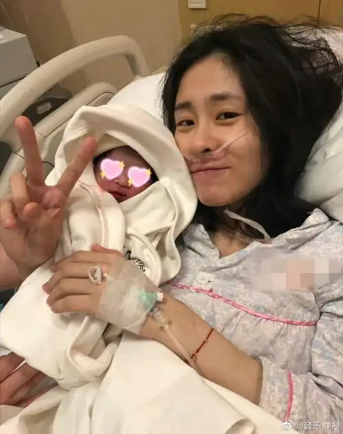 辛辛苦苦早产生下一个女儿,还要遭到网友的恶意揣测……|张碧晨_新浪
