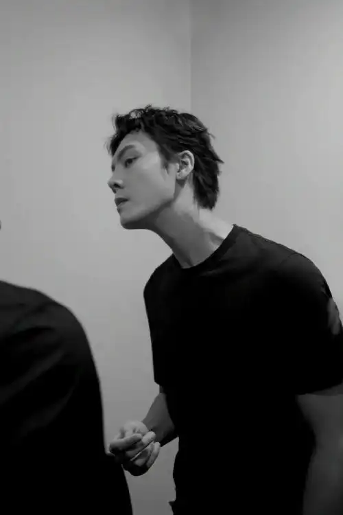 陈伟霆黑白怼脸拍##陈伟霆怼脸四宫格