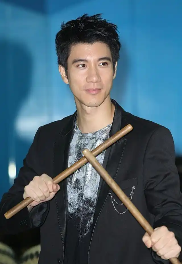 为何这么多年,王力宏能一直代言娃哈哈,创始人一句话说出理由