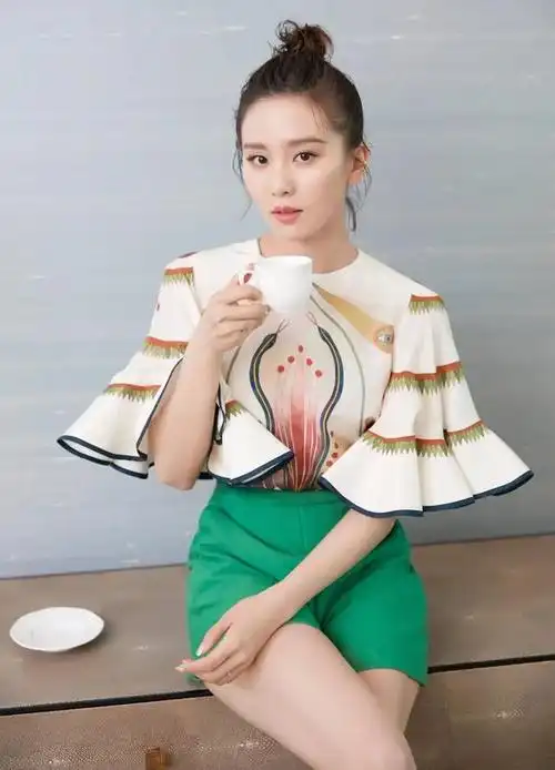 5,保证睡眠充足刘诗诗深知充足优质的睡眠对于身体健康和体重管理至关