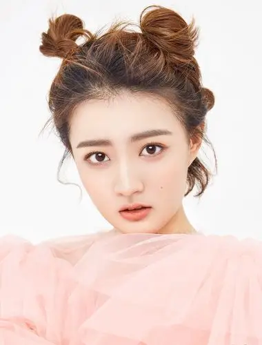 徐璐娇小可爱有时照片中呈现轻熟的魅力