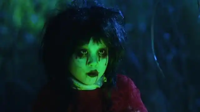 快速看完侮辱智商的电影半夜叫你别回头zt