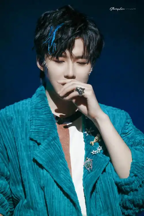 好爱你——刘宇宁演唱会舞台照#刘宇宁开始推理吧