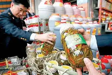 p>东旺食品批发市场创建于1996年,占地面积10万多平方米,是广州最大