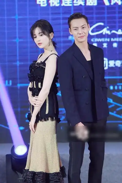 古力娜扎与陈伟霆首次合作吸睛十足,两人对. 来自娱圈头条 - 微博