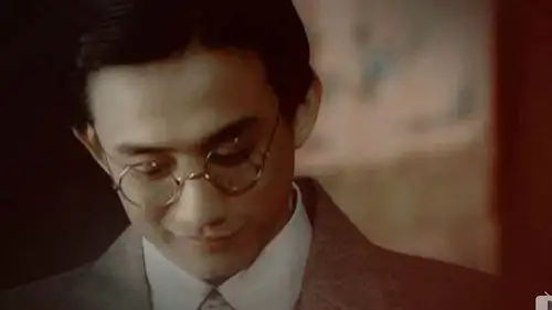 1999年,一部《人间四月天》让黄磊人气暴涨,那个戴着金丝眼镜,穿着青