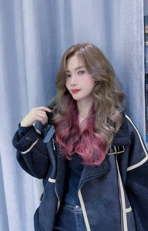 2024追求时尚潮流,四款最新爆款发型推荐,教你展现时尚与气质_长发