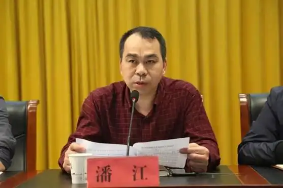 镇党委委员,纪委书记潘江布置村级巡察工作