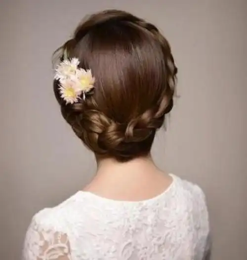 3,各种低盘发型合辑(帅茹造型婚礼馆供图)2,鲜花盘发(黛莉露丝供图)1