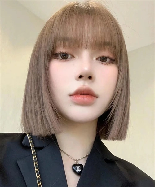 超a一刀切波波头 纯欲直发超级减龄_波波发型 - 美发站