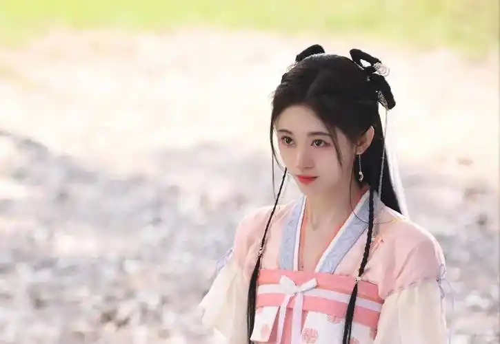 第二名鞠婧祎.路人纷纷同情怜爱陈都灵饰演的反派叶冰裳.