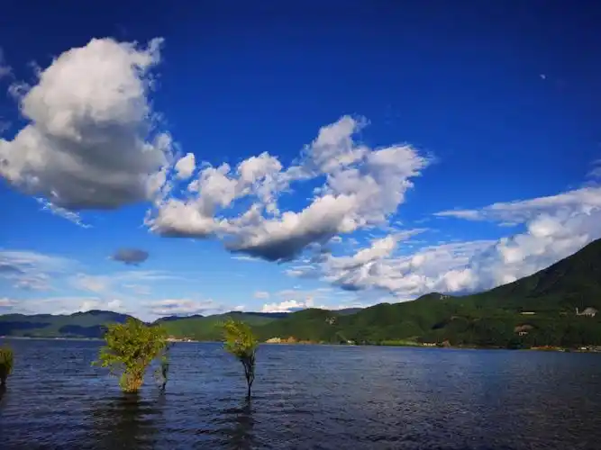 世外桃源沪沽湖超凡脱俗的美