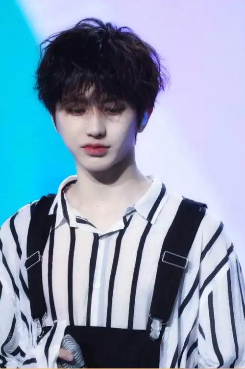 可可爱爱蔡小葵