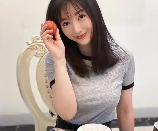 柳岩为啥一直没人敢追?当她穿高跟鞋下蹲的那刻,网友:这谁敢追