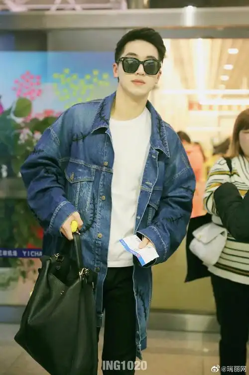 rayli星闻##许魏洲机场私服look