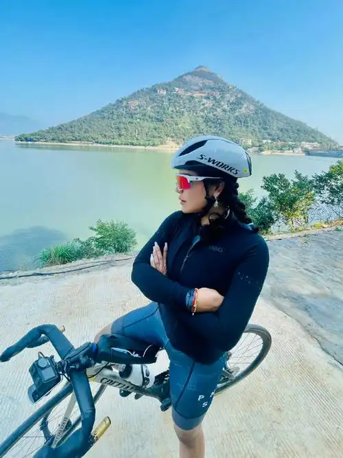 江映蓉1个月完成2700km骑行##江映蓉跨32城骑行到上海