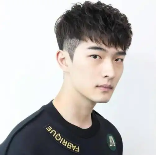 男士头发粗硬适合什么发型这些发型让你轻松变身俐落型男