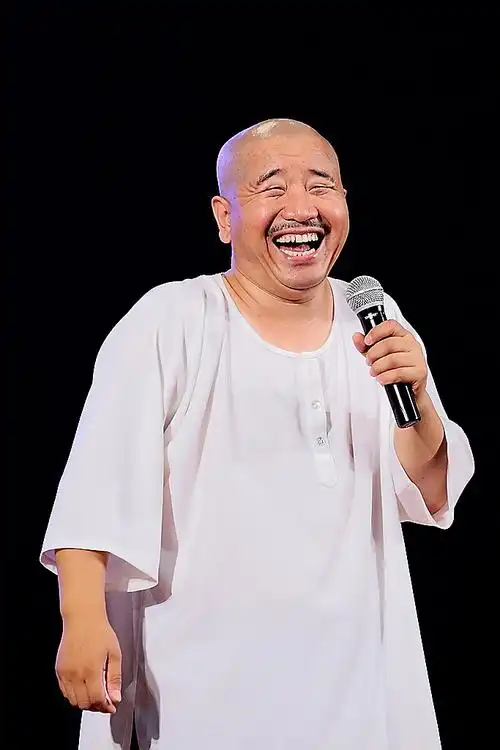 月28日出生于中国黑龙江省哈尔滨市双城区,中国内地男演员,二人转演员