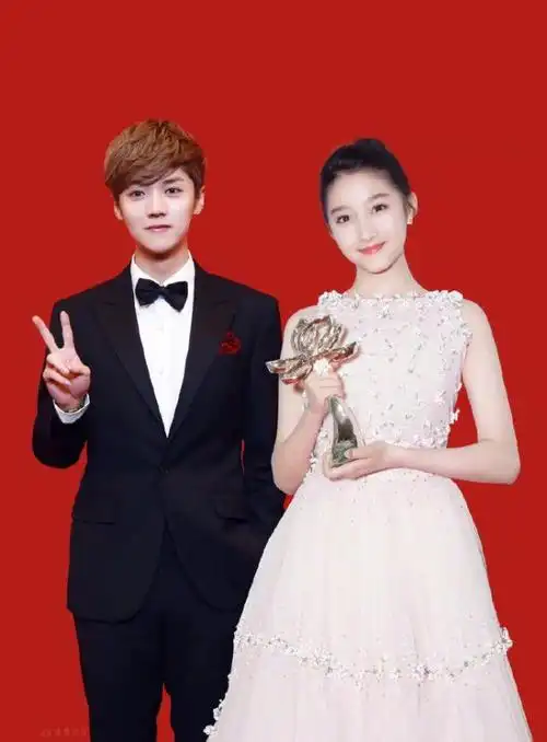 鹿晗关晓彤领证结婚爆料者删除动态晓彤在深圳与鹿晗未在一起