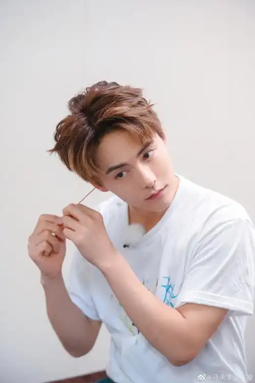 温柔的气质给人的印象比较安静可爱,去节目里一看究竟就能发现,马天宇