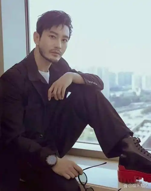 看到谢霆锋的手黄晓明的脚让多少流量明星感到脸红