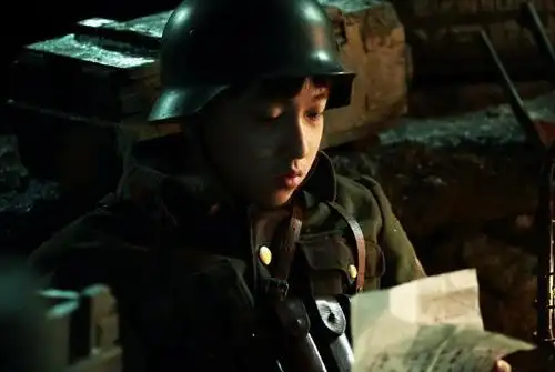 八佰总票房破20亿小湖北眼神戏出众13岁张俊一未来可期