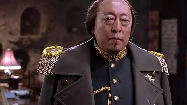 林海雪原:座山雕身穿大帅服,醉花狂拍马屁,直呼他是东北王-影视综视频