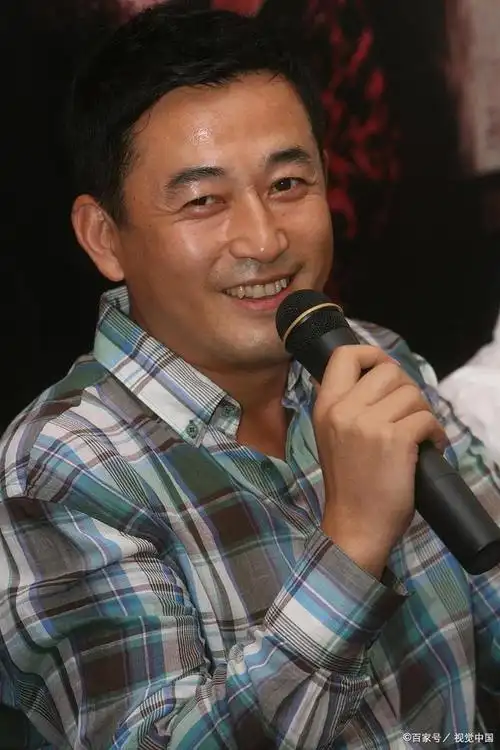 "国家一级演员"邵峰:陪妻子治病23年,倾家荡产仍不离不弃