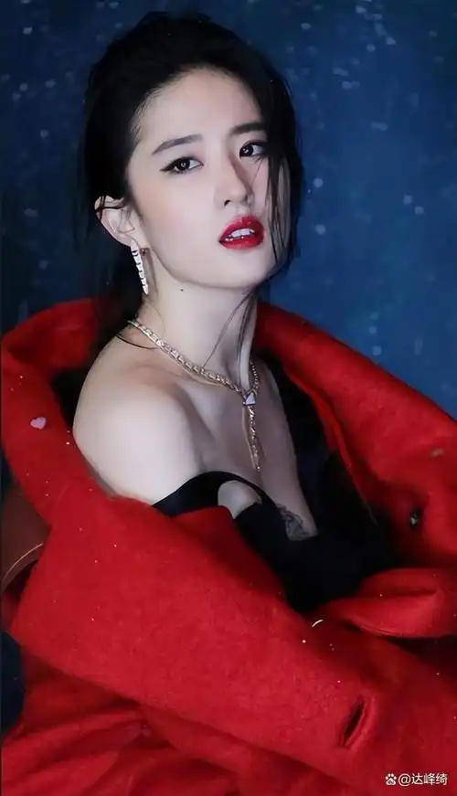 刘亦菲为什么一直红一位华语影视界的神仙姐姐看她的传奇人生