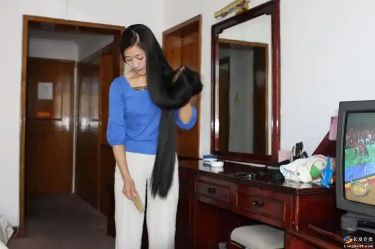 惊爆藏族姑娘美朗多吉执意剪去超级漂亮的长发10