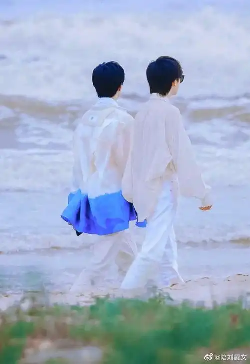 宋亚轩的背后永远是刘耀文,刘耀文的背后也永远是宋亚轩