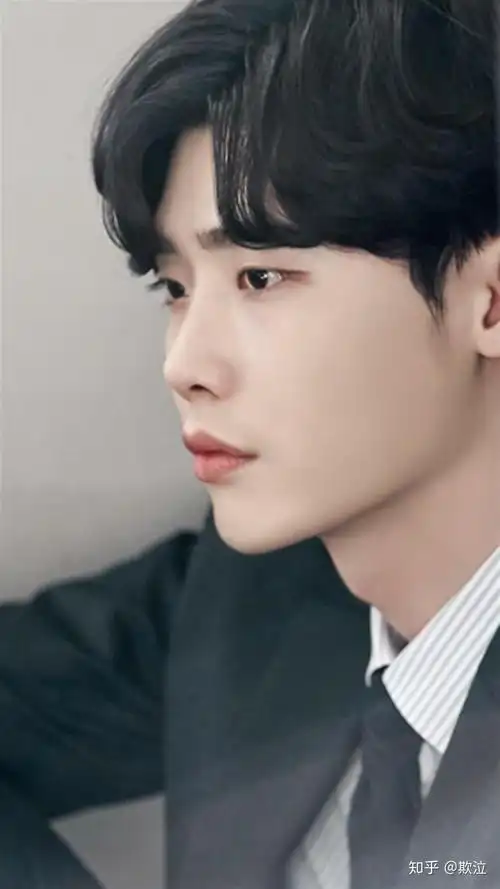 po一下你眼里李钟硕最帅的照片? - 知乎