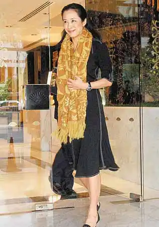 霍震霆朱玲玲被爆余情未了 温馨喝茶被拍(图)