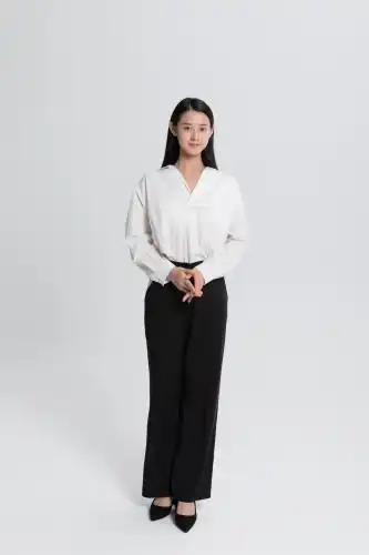 商务女性全身形象照