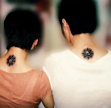 情侣后背清新简单的图腾纹身图案分享